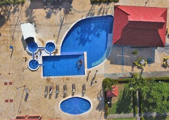 Centrally Located In Jaco, Walk To Beach, Beautiful Pool! Each Villa Paradise Is 1Bd 1Bath Condo Units Sleep 5 Or Book Both Units And Open Connecting Door For 10 Ppl- Paradise Found!