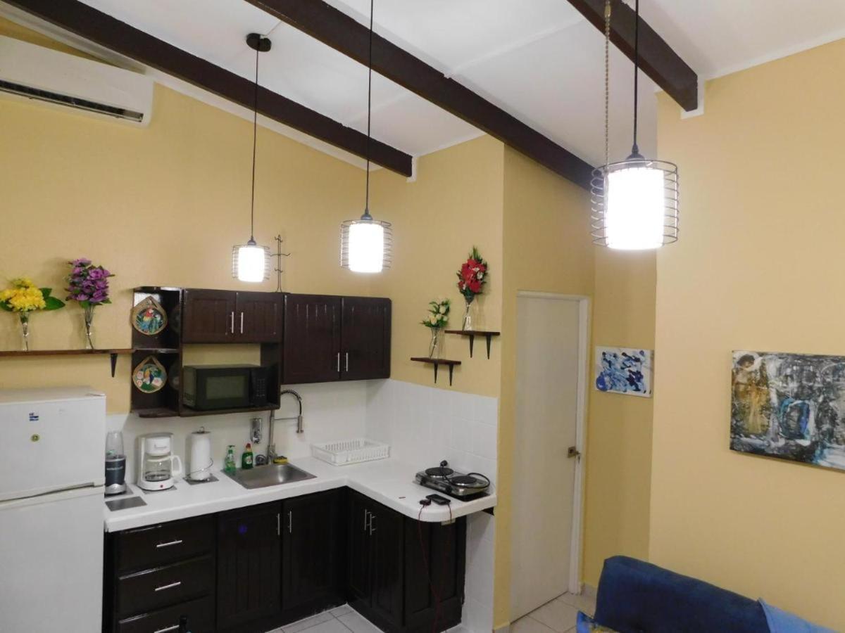 Centrally Located In Jaco, Walk To Beach, Beautiful Pool! Each Paradise Is 1bd 1bath Units Sleep 5 Or Book Both Units And Open Connecting Door For 10 Ppl- Paradise Found! Jacó