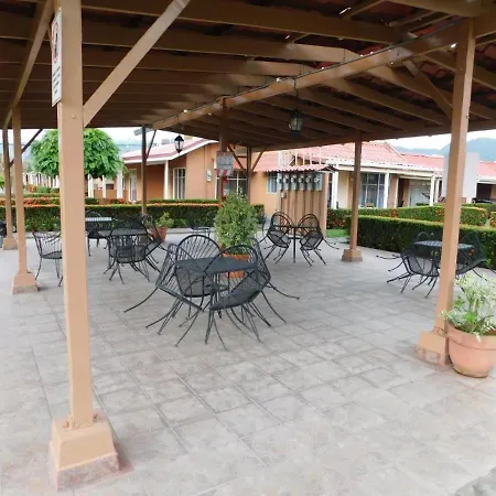 Centrally Located In Jaco, Walk To Beach, Beautiful Pool! Each Villa Paradise Is 1Bd 1Bath Condo Units Sleep 5 Or Book Both Units And Open Connecting Door For 10 Ppl- Paradise Found! Exterior foto