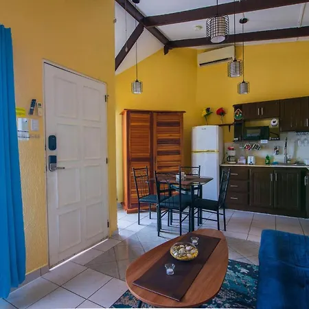 Centrally Located In Jaco, Walk To Beach, Beautiful Pool! Each Villa Paradise Is 1Bd 1Bath Condo Units Sleep 5 Or Book Both Units And Open Connecting Door For 10 Ppl- Paradise Found! Exterior foto