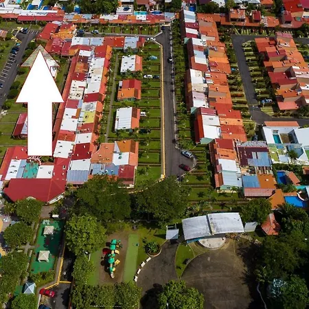 Centrally Located In Jaco, Walk To Beach, Beautiful Pool! Each Villa Paradise Is 1Bd 1Bath Condo Units Sleep 5 Or Book Both Units And Open Connecting Door For 10 Ppl- Paradise Found! Exterior foto