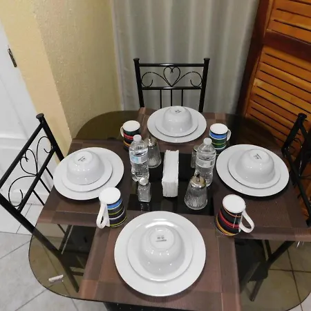 Centrally Located In Jaco, Walk To Beach, Beautiful Pool! Each Villa Paradise Is 1Bd 1Bath Condo Units Sleep 5 Or Book Both Units And Open Connecting Door For 10 Ppl- Paradise Found! Exterior foto