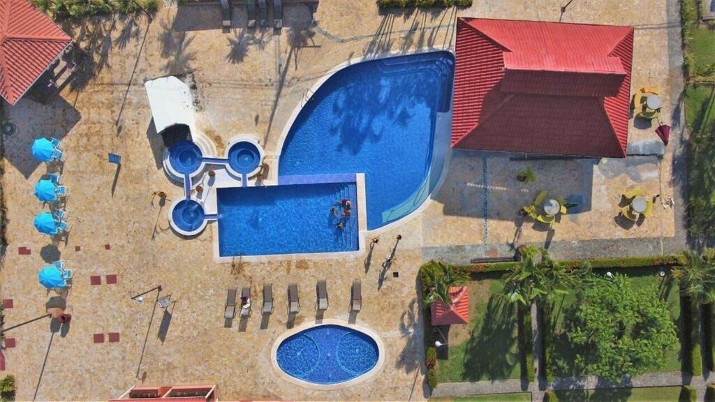 Centrally Located In Jaco, Walk To Beach, Beautiful Pool! Each Paradise Is 1bd 1bath Units Sleep 5 Or Book Both Units And Open Connecting Door For 10 Ppl- Paradise Found! Jaco