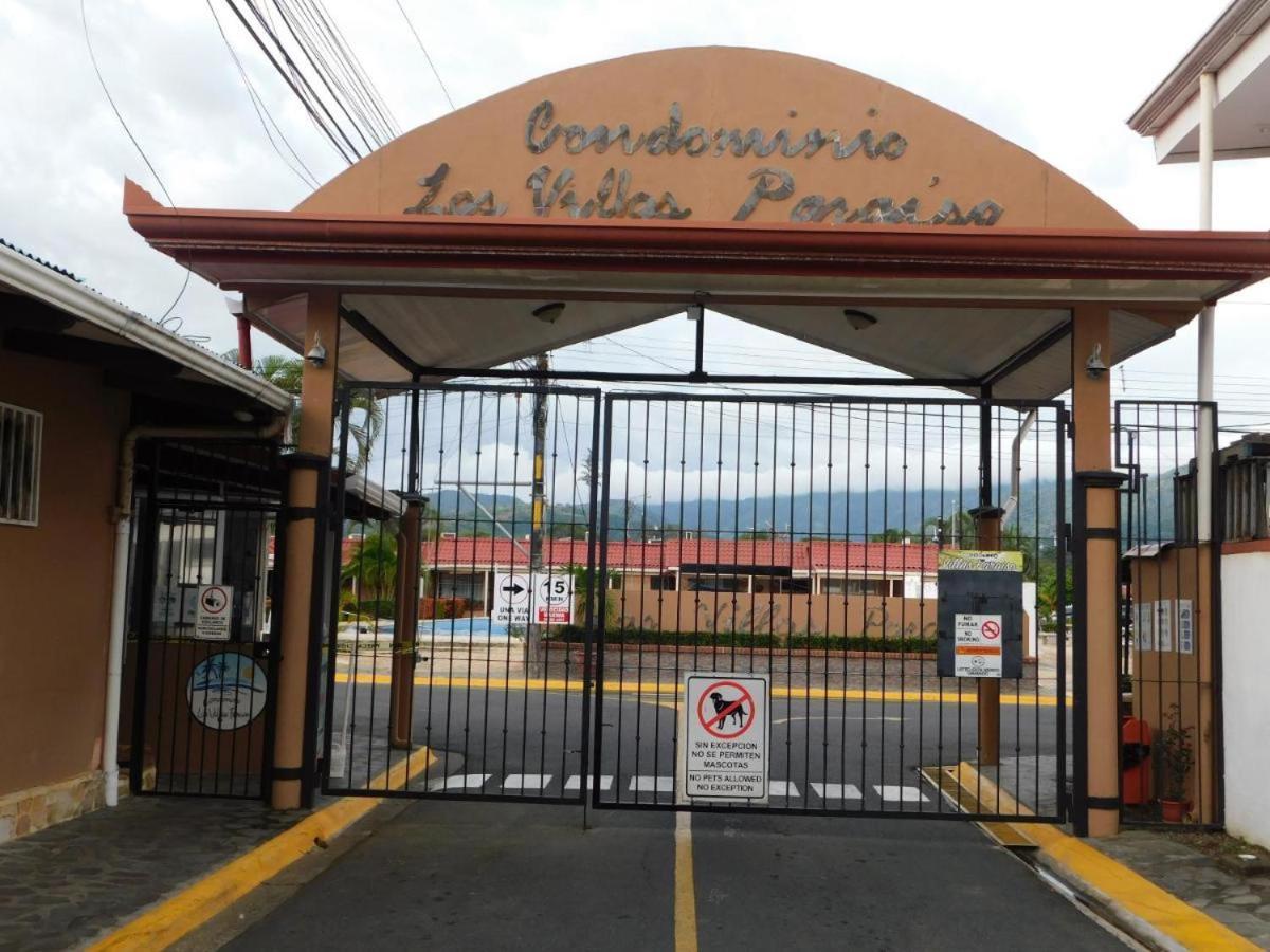 Apartment Centrally Located In Jaco, Walk To Beach, Beautiful Pool! Each Paradise Is 1bd 1bath Units Sleep 5 Or Book Both Units And Open Connecting Door For 10 Ppl- Paradise Found! *
