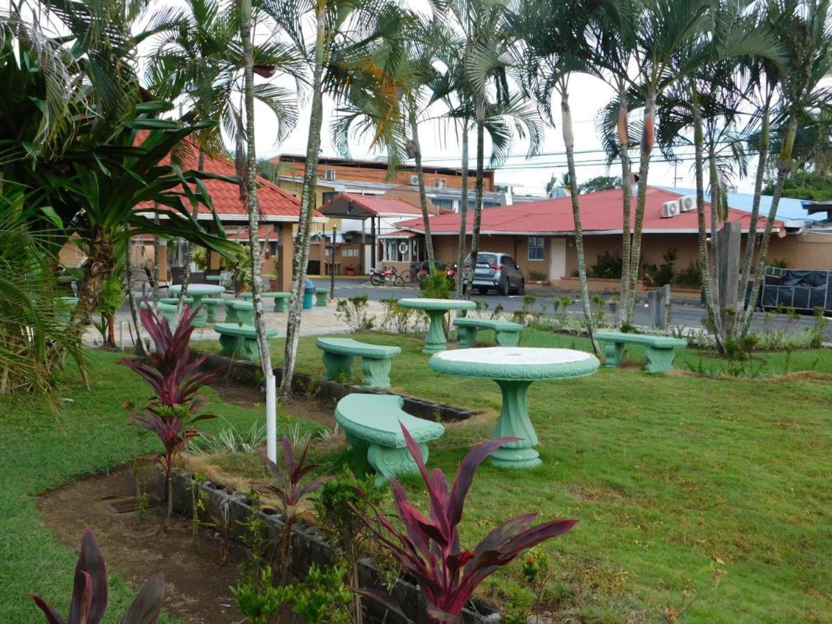 Centrally Located In Jaco, Walk To Beach, Beautiful Pool! Each Paradise Is 1bd 1bath Units Sleep 5 Or Book Both Units And Open Connecting Door For 10 Ppl- Paradise Found! Apartment Jaco