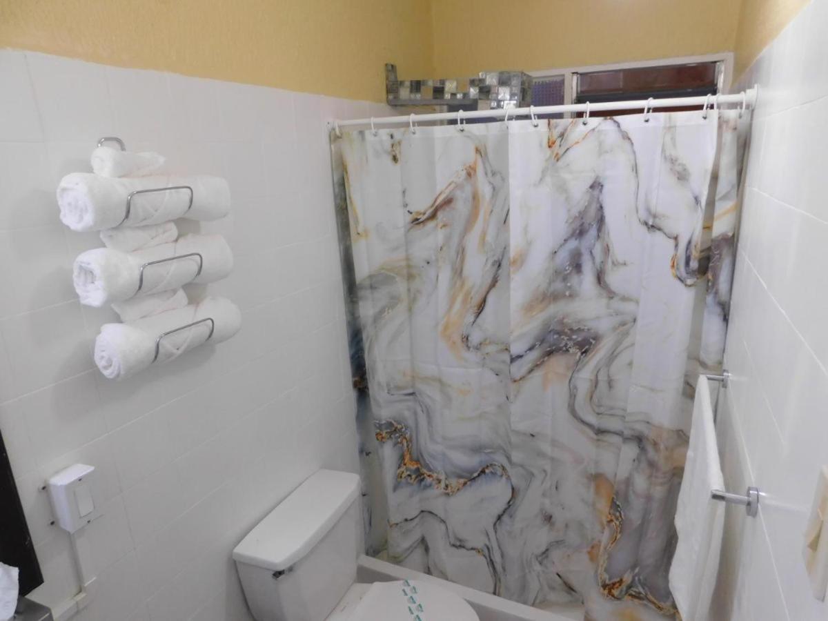 Apartment Centrally Located In Jaco, Walk To Beach, Beautiful Pool! Each Paradise Is 1bd 1bath Units Sleep 5 Or Book Both Units And Open Connecting Door For 10 Ppl- Paradise Found! *